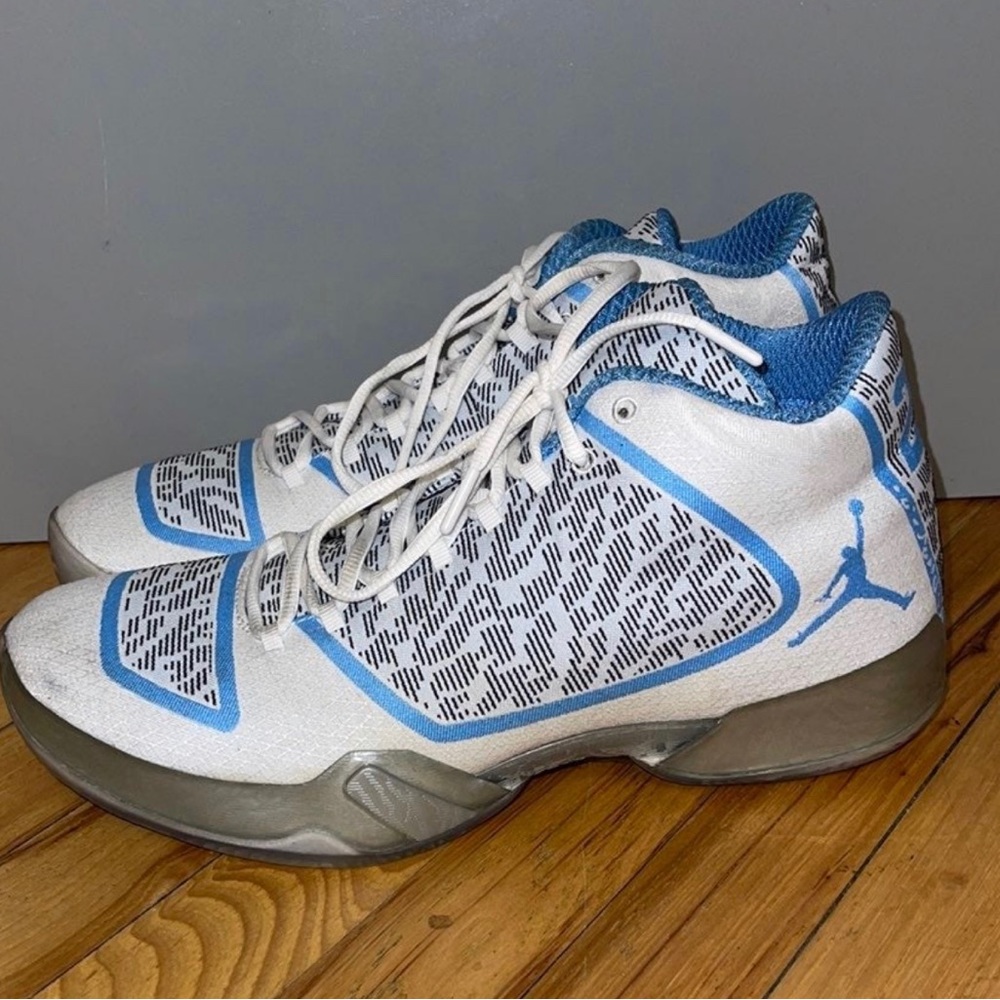 AIR JORDAN 29 'PANTONE' WHITE/SILVER/PANTONE 717796-108 size 13. Used